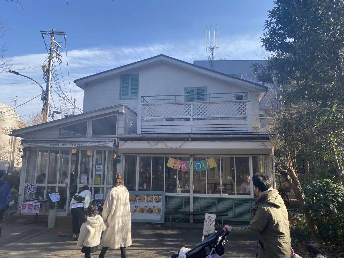 カフェ・ドゥ・リエーヴル うさぎ館の外観