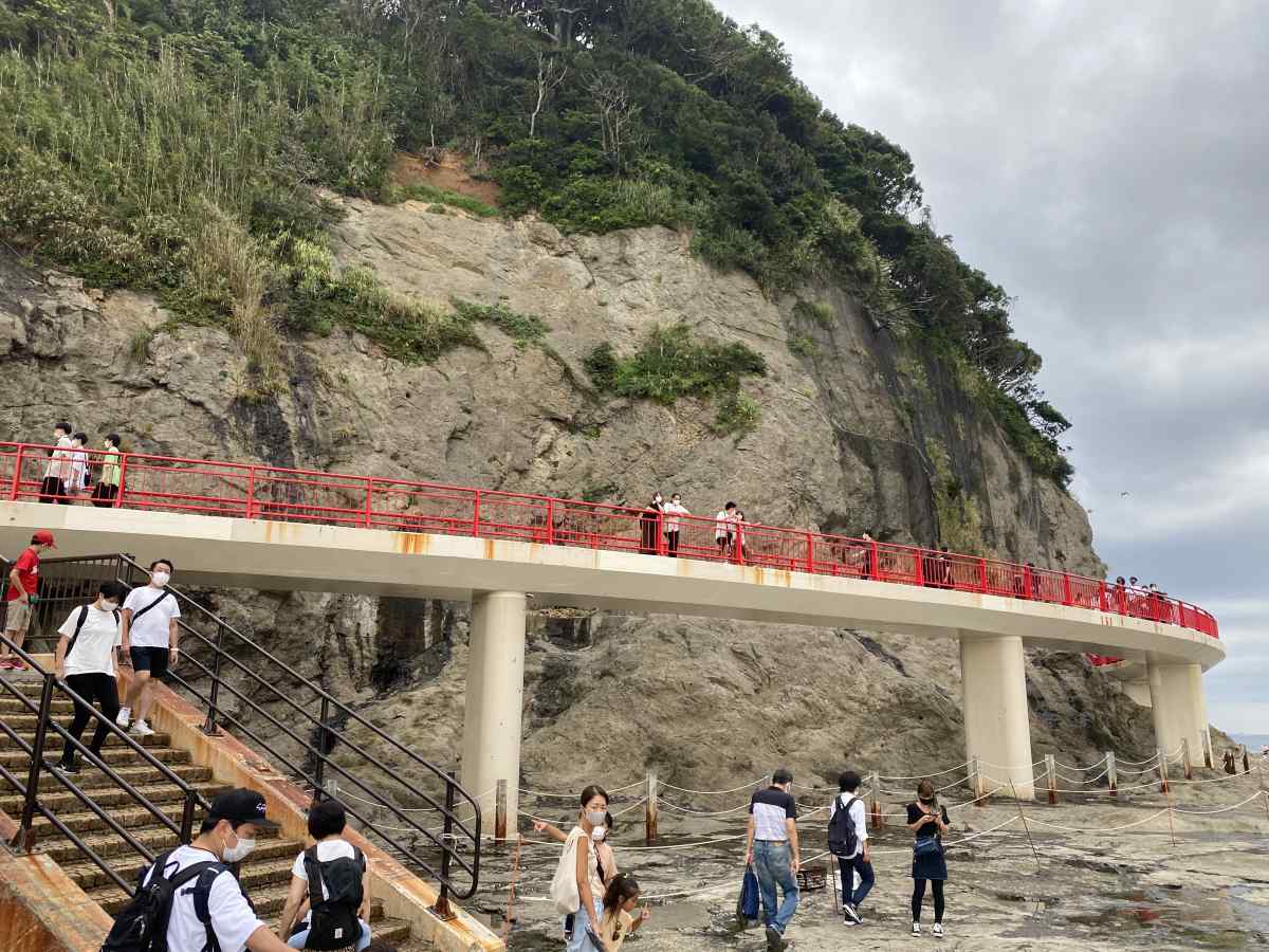 江の島の「稚児ヶ淵」の橋