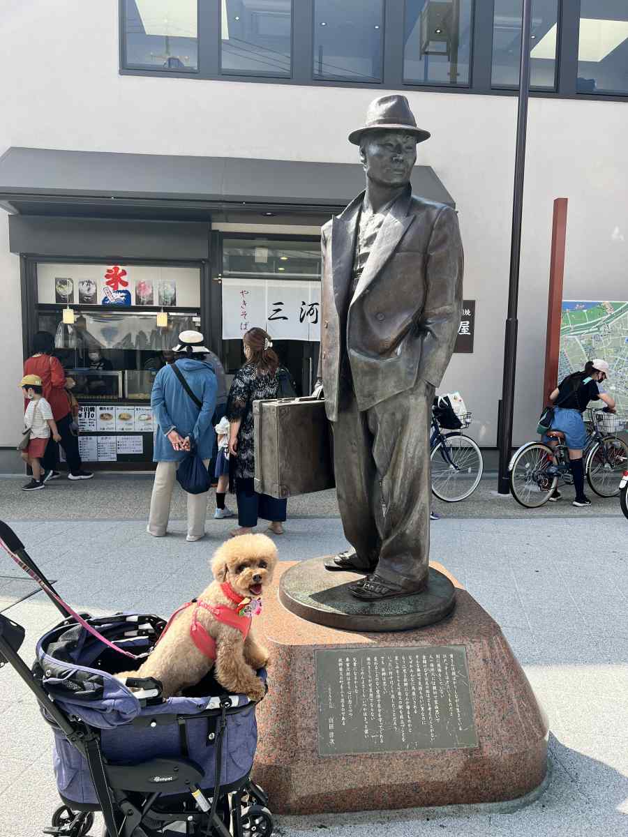 柴又駅前の寅さん